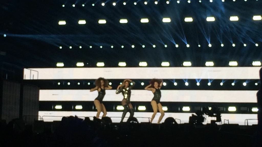 Beyoncé et ses danseuses sur Single Ladies