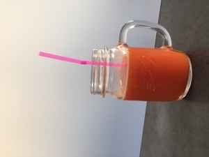 Un jus plein de vitamine : pomme carotte orange