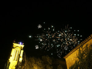 Pour la Saint Sixte, fête du village, les mercredis du terroir accueillent un orchestre et un feu d'artifice est tiré