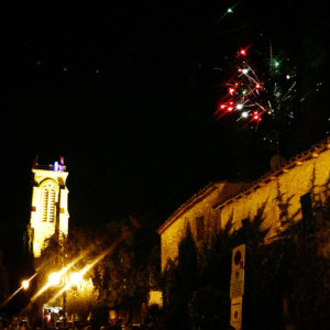 pour clôturer les estivales de pérols, un feu d'artifice est tiré