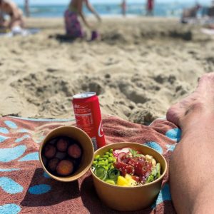 L'appli ChouChou va venir faciliter vos repas sur les plages de l'Hérault et du Gard : elle permet de se faire livrer en un clic sur sa serviette !
