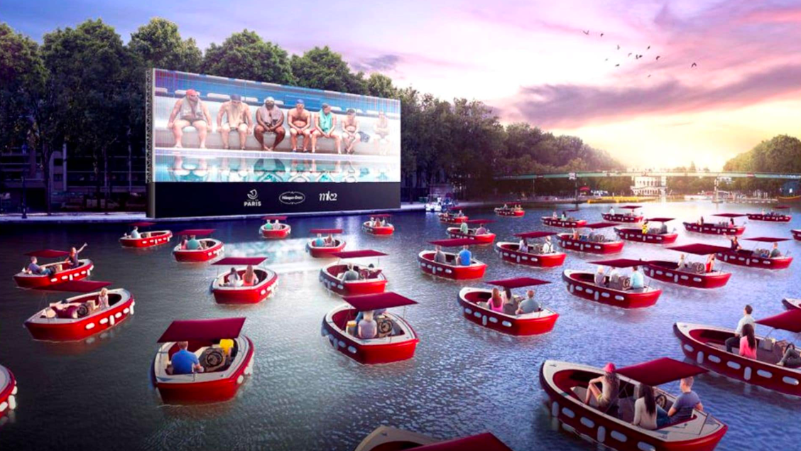 La ville de Paris organise une séance de cinéma insolite, en plein milieu du bassin de la Villette le samedi 18 juillet 2020.