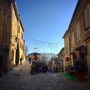 Balade dans les rues de Ménerbes